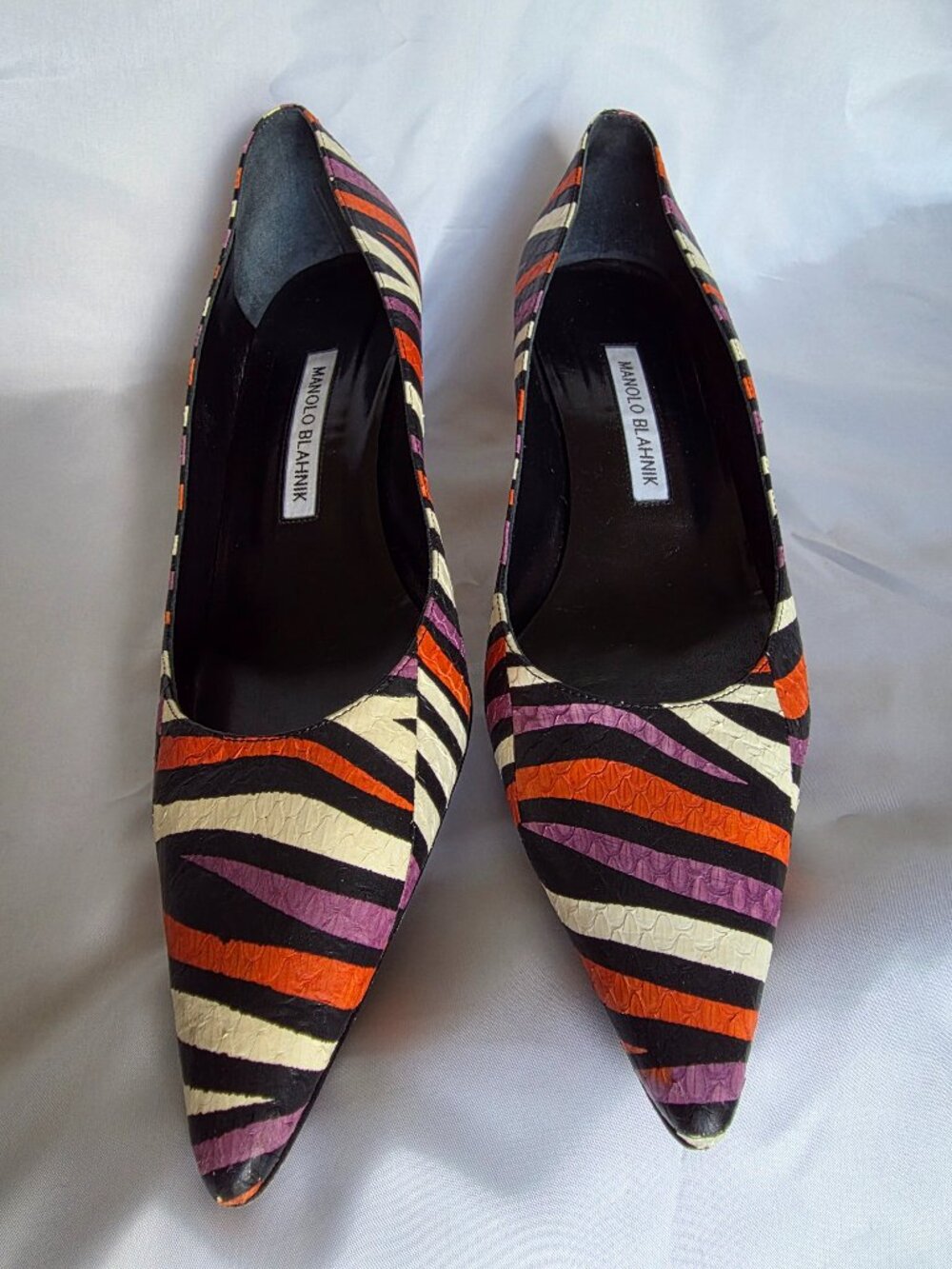 MANOLO BLAHNIK MULTICOLOR STRIPED POINTED-TOE PUMPS – SIZE 39.5
